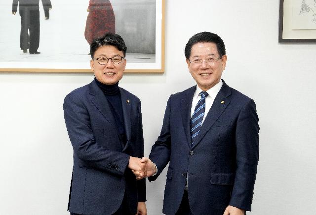 진성준 민주당 정책위의장 면담
