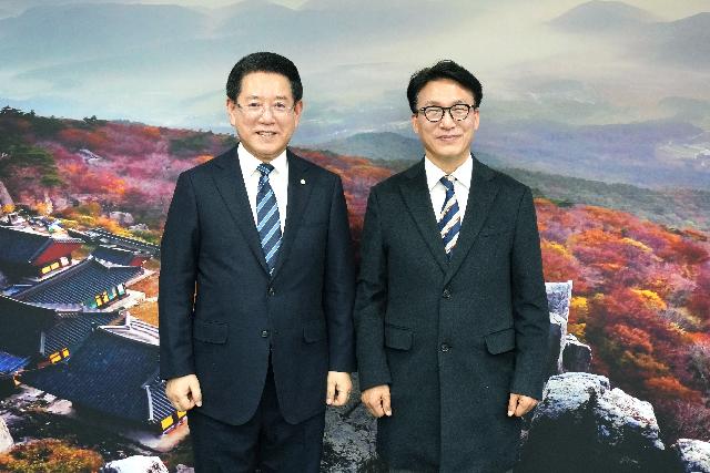 더불어민주당 김민석 최고위원, 김문수 국회의원 면담