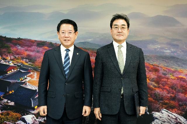 정양수 신임 도민행복소통실장 임명장 수여