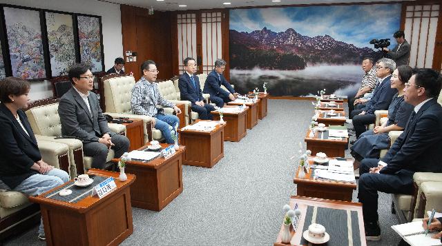 ‘12·29 제주항공 여객기 참사’ 희생자 제2기 유가족협의회 대표단 면담
