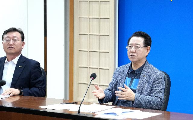 대통령 100일 기자회견 후속대책 긴급 현안회의 주재