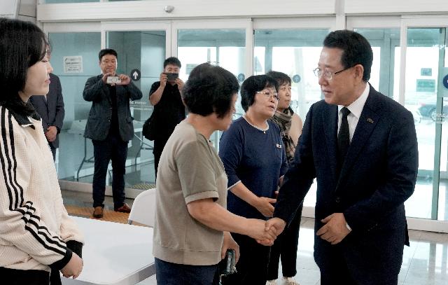 추석 앞두고 제주항공 여객기 사고 희생자 유가족 위로