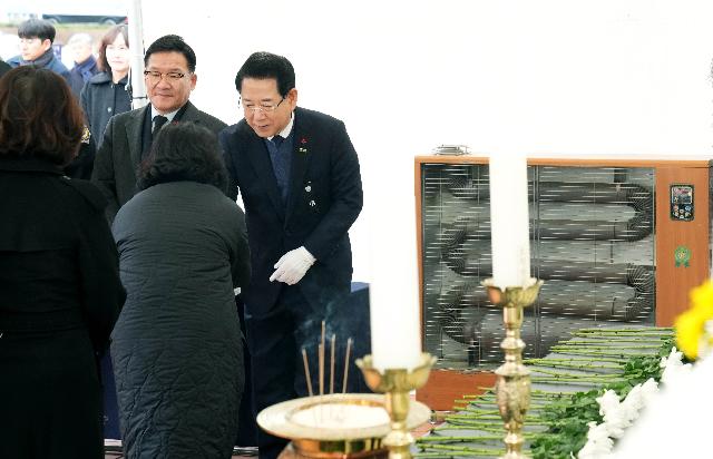 고 이해찬 민주평통자문회의 수석부의장 분향소 조문